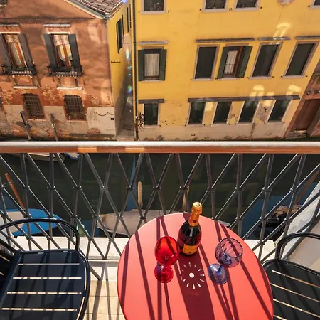 Vista Canale Lägenhet *