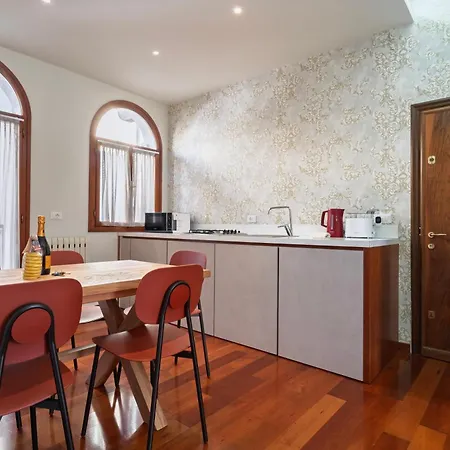 Vista Canale Apartment Venice